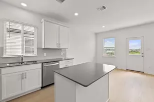 808 Cardenas St, San Marcos, TX 78666 - Photo 4