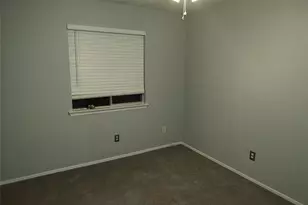 2005 Iroquois Ln, Austin, TX 78741 - Photo 10