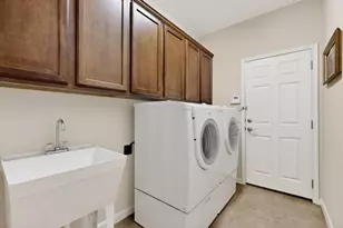 121 Quarry Park Cove, Liberty Hill, TX 78642 - Photo 32