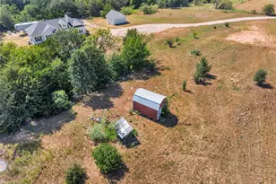 668 Fairview Dr, Rockdale, TX 76567 - Photo 2
