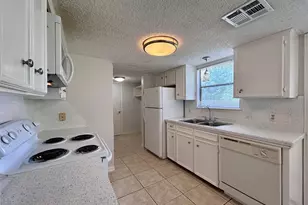 8800 Clearbrook Trail, Austin, TX 78729 - Photo 6