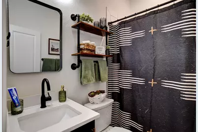 338 W Keanahalululu Lane, Bastrop, TX 78602 - Photo 24