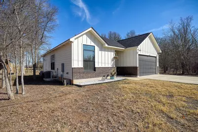 338 W Keanahalululu Lane, Bastrop, TX 78602 - Photo 2