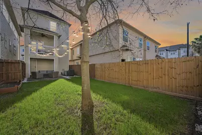 5736 Petty Street, Houston, TX 77007 - Photo 2
