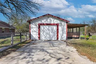 14749 S Dowling Rd, College Station, TX 77845 - Photo 4