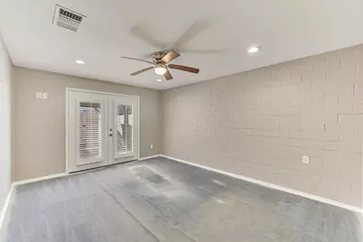 318 NW Loop 230 Highway, Smithville, TX 78957 - Photo 14