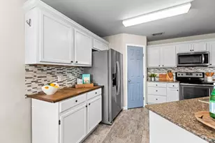 2201 Whistling Way, Taylor, TX 76574 - Photo 18