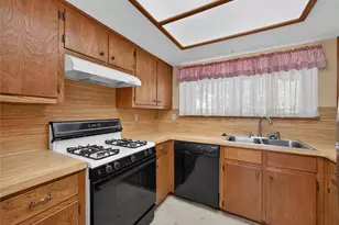 404 E Central Dr, Georgetown, TX 78628 - Photo 10
