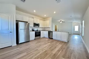 205 Paradise Cyn Dr, Jarrell, TX 76537 - Photo 2