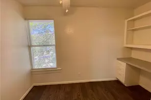 407 E 30th St, Austin, TX 78705 - Photo 14