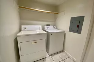 407 E 30th St, Austin, TX 78705 - Photo 10