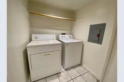 407 E 30th Street #B, Austin, TX 78705 - Photo 10