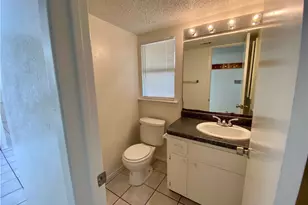 407 E 30th St, Austin, TX 78705 - Photo 8