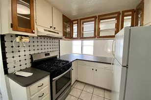 407 E 30th St, Austin, TX 78705 - Photo 4