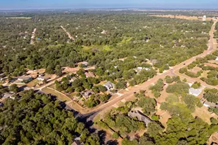 263 Indian Oak Dr, Bastrop, TX 78602 - Photo 38