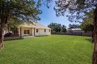 263 Indian Oak Dr, Bastrop, TX 78602 - Photo 30