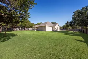 263 Indian Oak Dr, Bastrop, TX 78602 - Photo 32