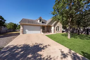 263 Indian Oak Dr, Bastrop, TX 78602 - Photo 4