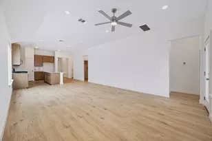 109 Melrose St, Hutto, TX 78634 - Photo 12