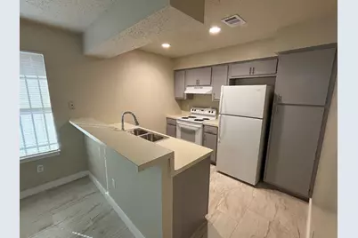 4609 E 12th Street #4, Austin, TX 78721 - Photo 4