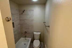 4609 E 12th St, Austin, TX 78721 - Photo 14
