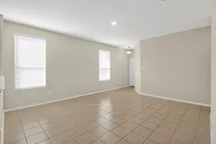 137 Miracle Dr, Jarrell, TX 76537 - Photo 4