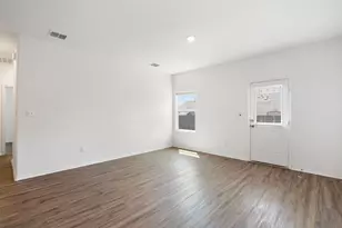 13803 Tordillo Dr, Elgin, TX 78621 - Photo 14