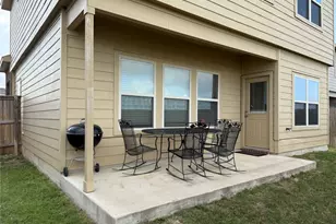 352 Circle Wy, Jarrell, TX 76537 - Photo 4