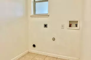 7833 Squirrel Hollow Dr, Georgetown, TX 78628 - Photo 18