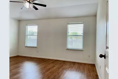 7833 Squirrel Hollow Drive, Georgetown, TX 78628 - Photo 8