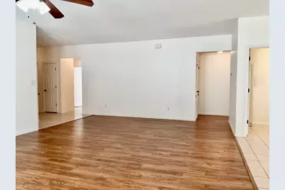 7833 Squirrel Hollow Drive, Georgetown, TX 78628 - Photo 4