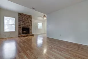 300 Villa Oaks Cir, Austin, TX 78745 - Photo 10