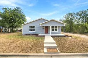 805 Haysel St, Bastrop, TX 78602 - Photo 2