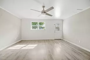 805 Haysel St, Bastrop, TX 78602 - Photo 20