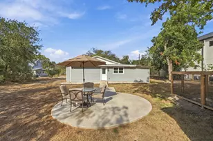 805 Haysel St, Bastrop, TX 78602 - Photo 34