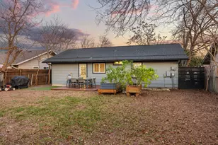 6904 Cherry Meadow Dr, Austin, TX 78745 - Photo 18