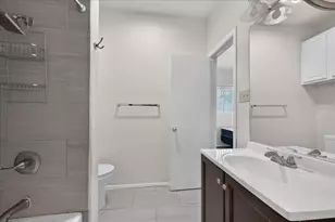 806 W 24th St, Austin, TX 78705 - Photo 14
