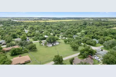 102 Elmo Street, Florence, TX 76527 - Photo 28