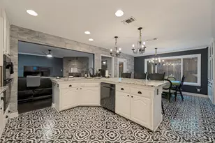 1933 Squire Circle Circle, New Braunfels, TX 78130 - Photo 8