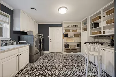 1933 Squire Circle Circle, New Braunfels, TX 78130 - Photo 10