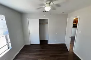830 W Hutchins Pl, San Antonio, TX 78221 - Photo 12