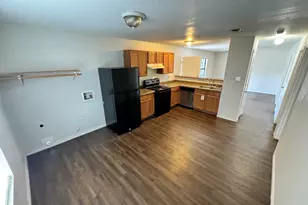830 W Hutchins Pl, San Antonio, TX 78221 - Photo 4