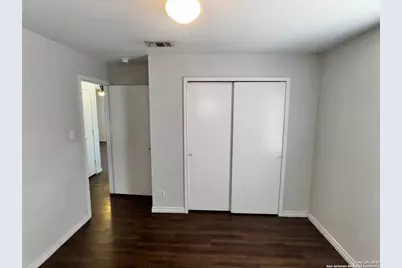 830 W Hutchins Place #3, San Antonio, TX 78221 - Photo 8