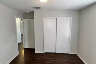 830 W Hutchins Pl, San Antonio, TX 78221 - Photo 8