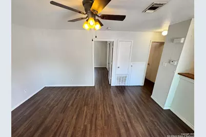 830 W Hutchins Place #3, San Antonio, TX 78221 - Photo 2