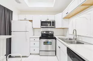 806 W 24th St, Austin, TX 78705 - Photo 6