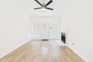 806 W 24th St, Austin, TX 78705 - Photo 10