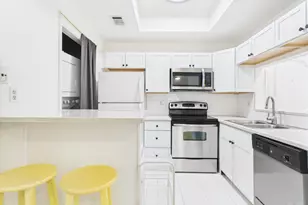 806 W 24th St, Austin, TX 78705 - Photo 4