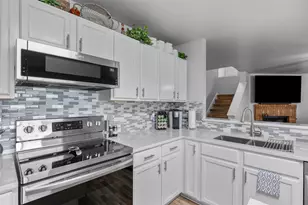 951 Brandi Cir, Kyle, TX 78640 - Photo 8
