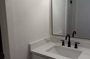 2904 Sweeney Ln, Austin, TX 78723 - Photo 2